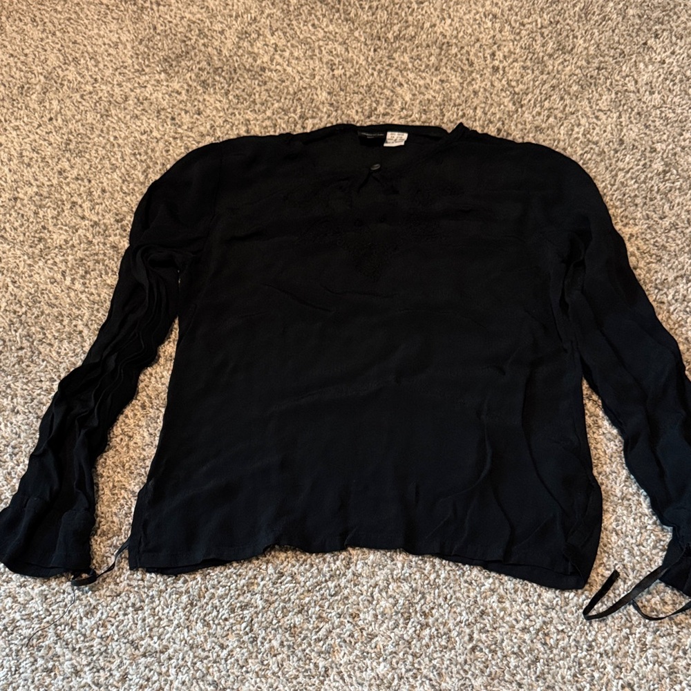Xhiliration Black Embroidered V-Neck Blouse with Tie Sleeves Size Small